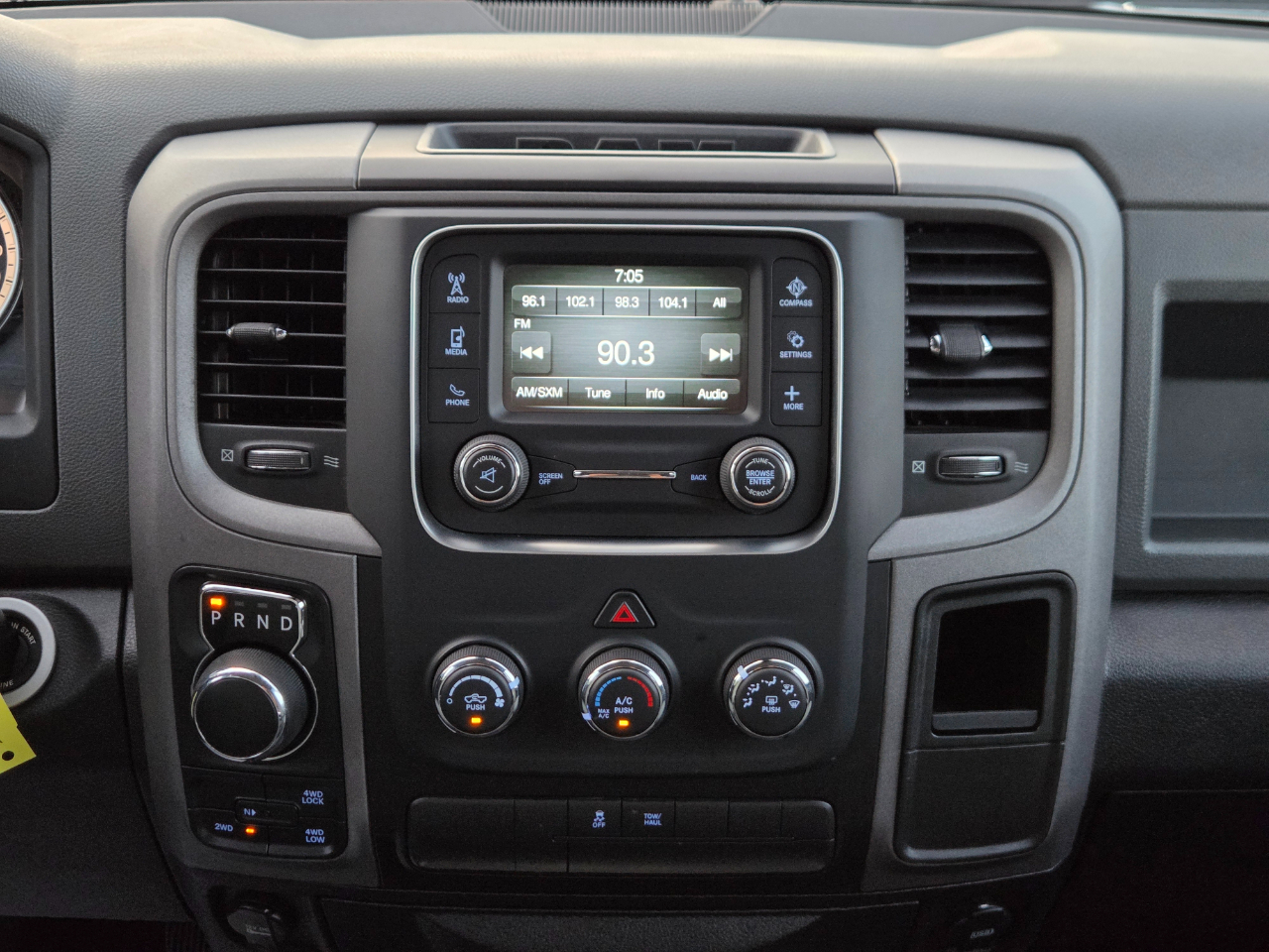 RAM 1500 4WD Quad Cab 140.5" Tradesman 2016