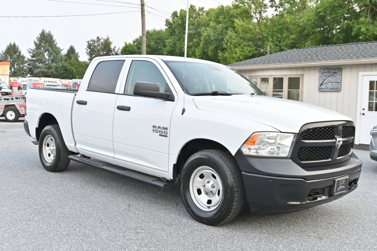 RAM 1500 Classic Tradesman 4x4 Crew Cab 5'7" Box 2021