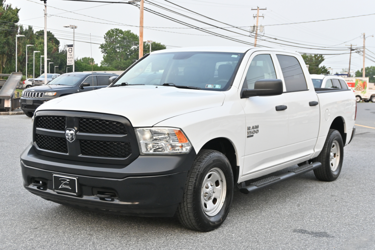 RAM 1500 Classic Tradesman 4x4 Crew Cab 5'7" Box 2021