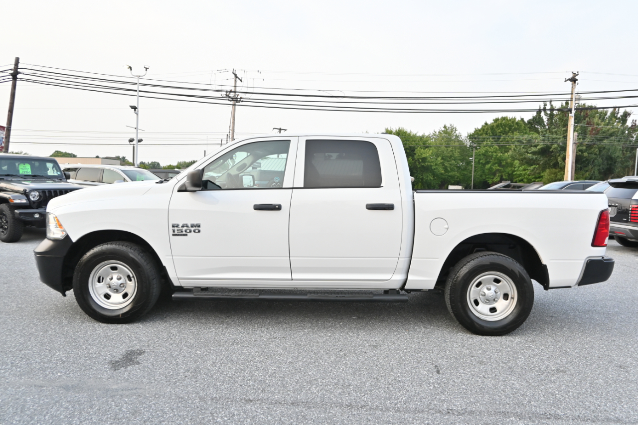 RAM 1500 Classic Tradesman 4x4 Crew Cab 5'7" Box 2021
