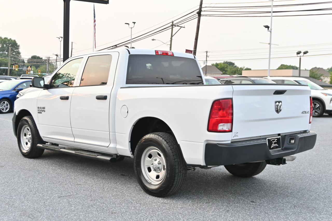 RAM 1500 Classic Tradesman 4x4 Crew Cab 5'7" Box 2021