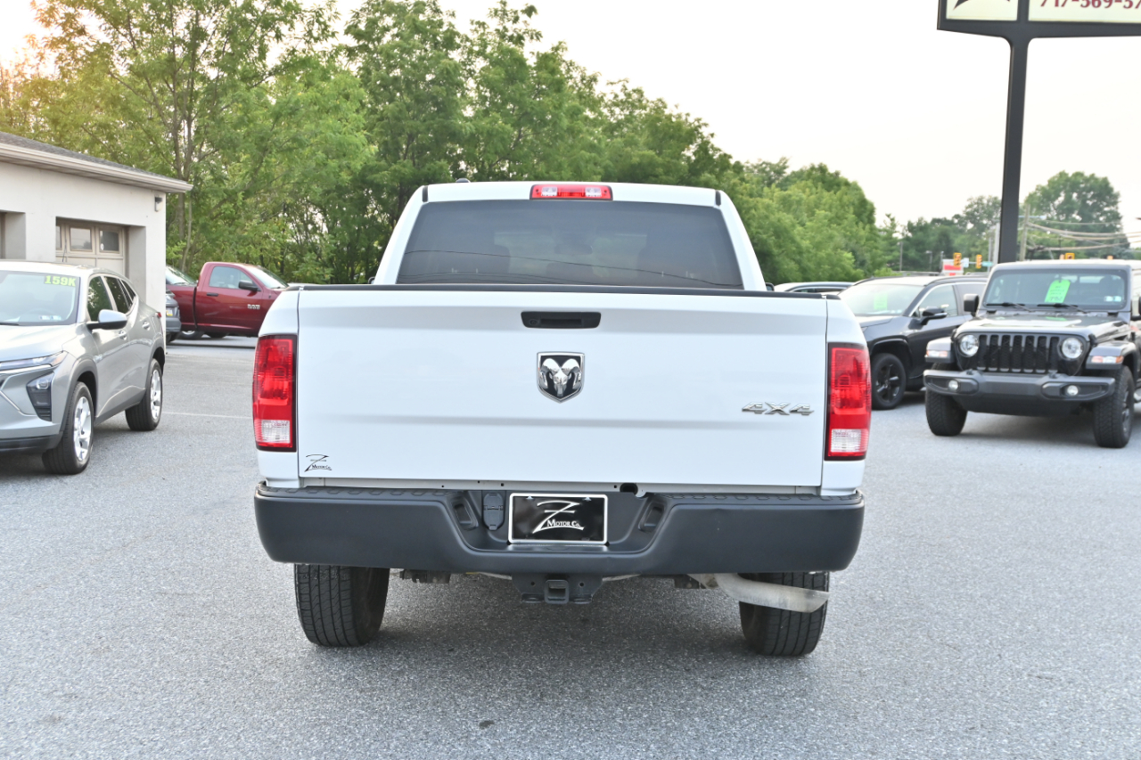 RAM 1500 Classic Tradesman 4x4 Crew Cab 5'7" Box 2021