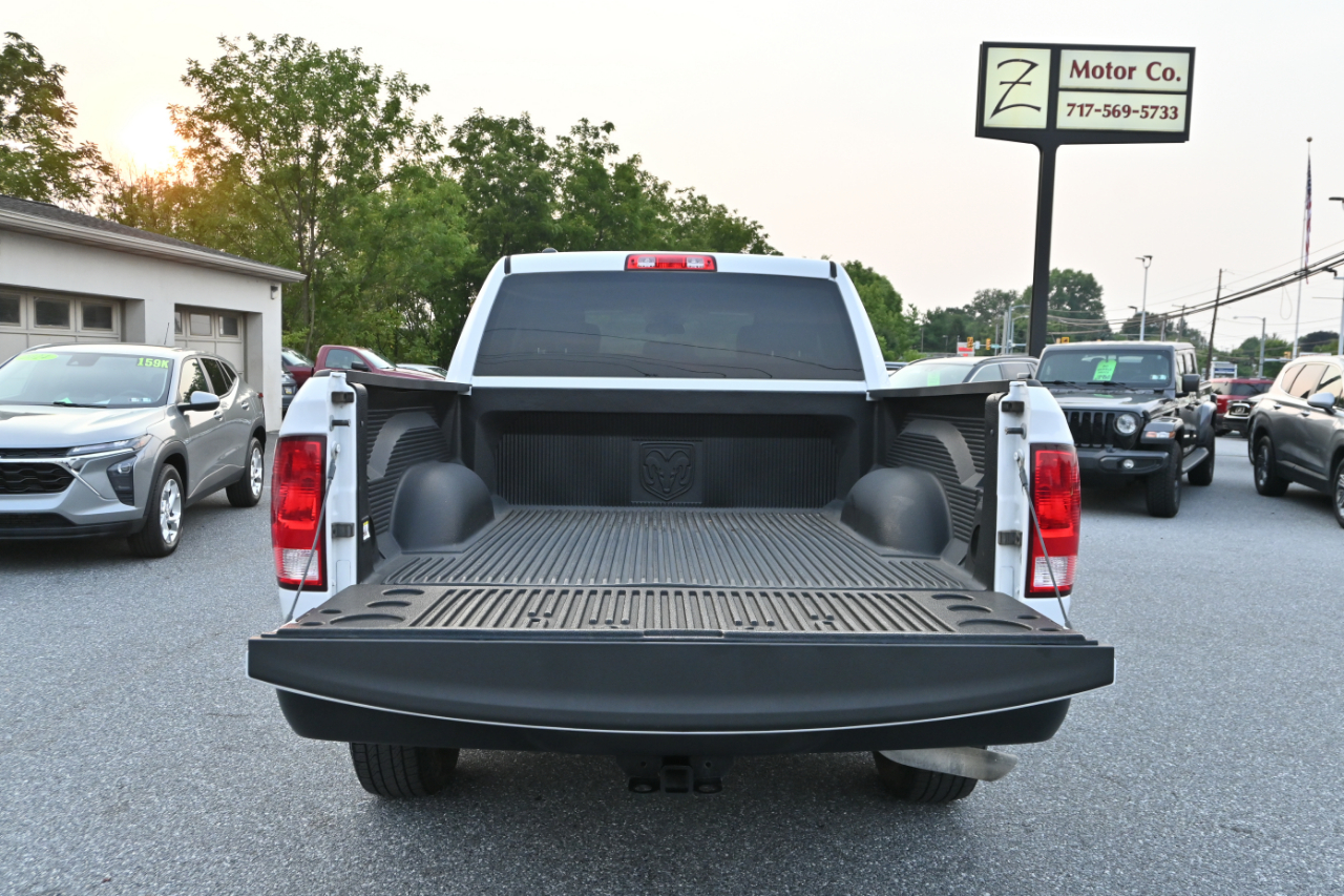 RAM 1500 Classic Tradesman 4x4 Crew Cab 5'7" Box 2021