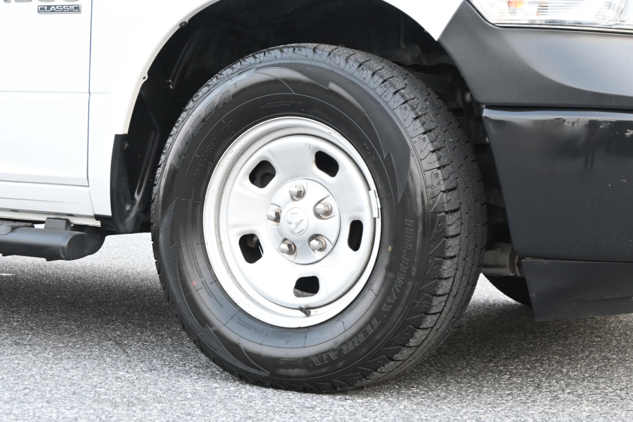RAM 1500 Classic Tradesman 4x4 Crew Cab 5'7" Box 2021