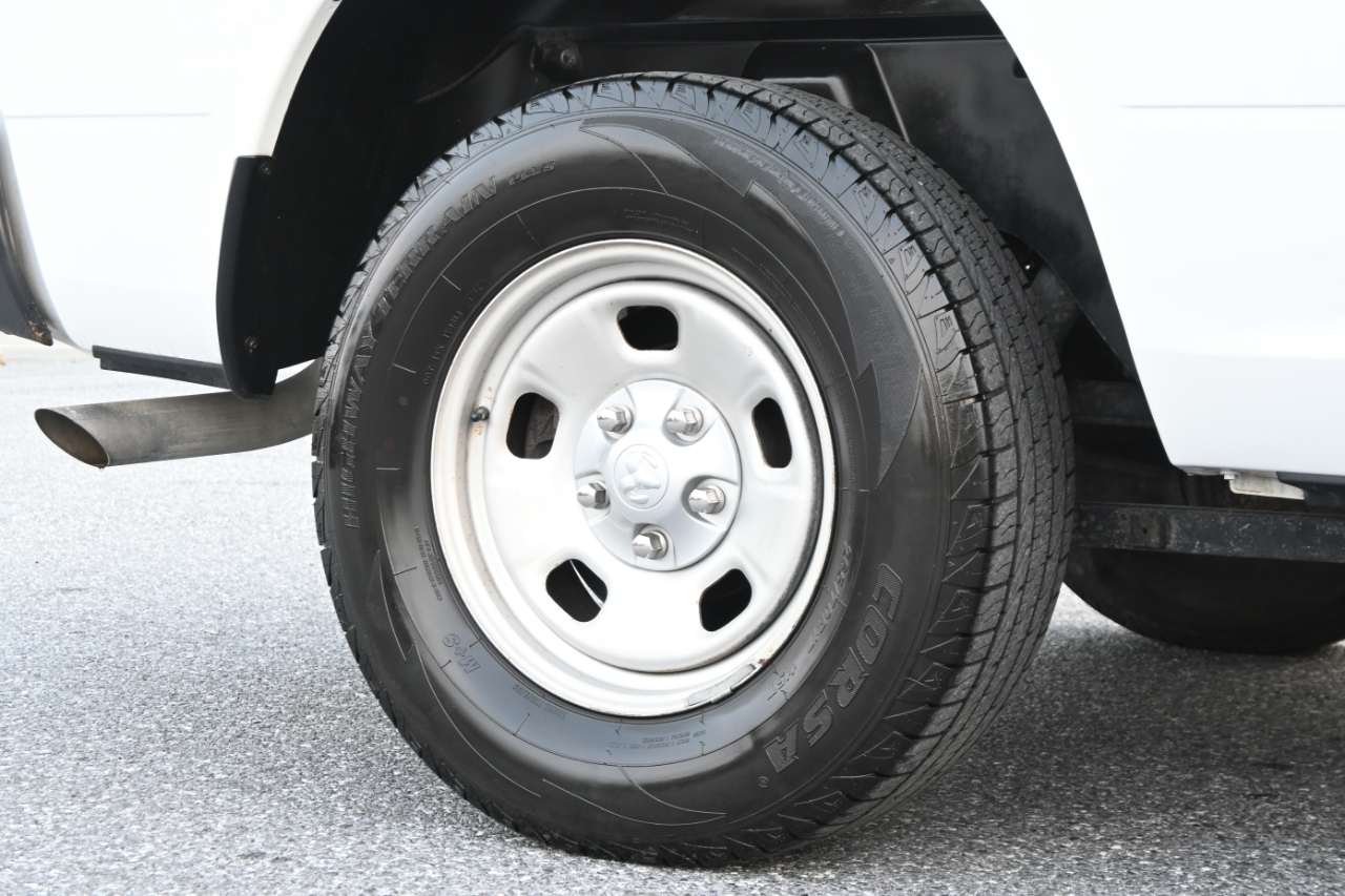 RAM 1500 Classic Tradesman 4x4 Crew Cab 5'7" Box 2021