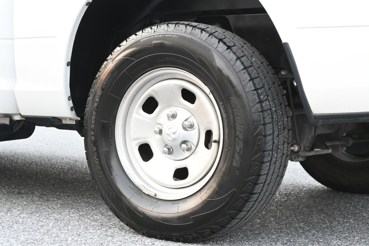RAM 1500 Classic Tradesman 4x4 Crew Cab 5'7" Box 2021