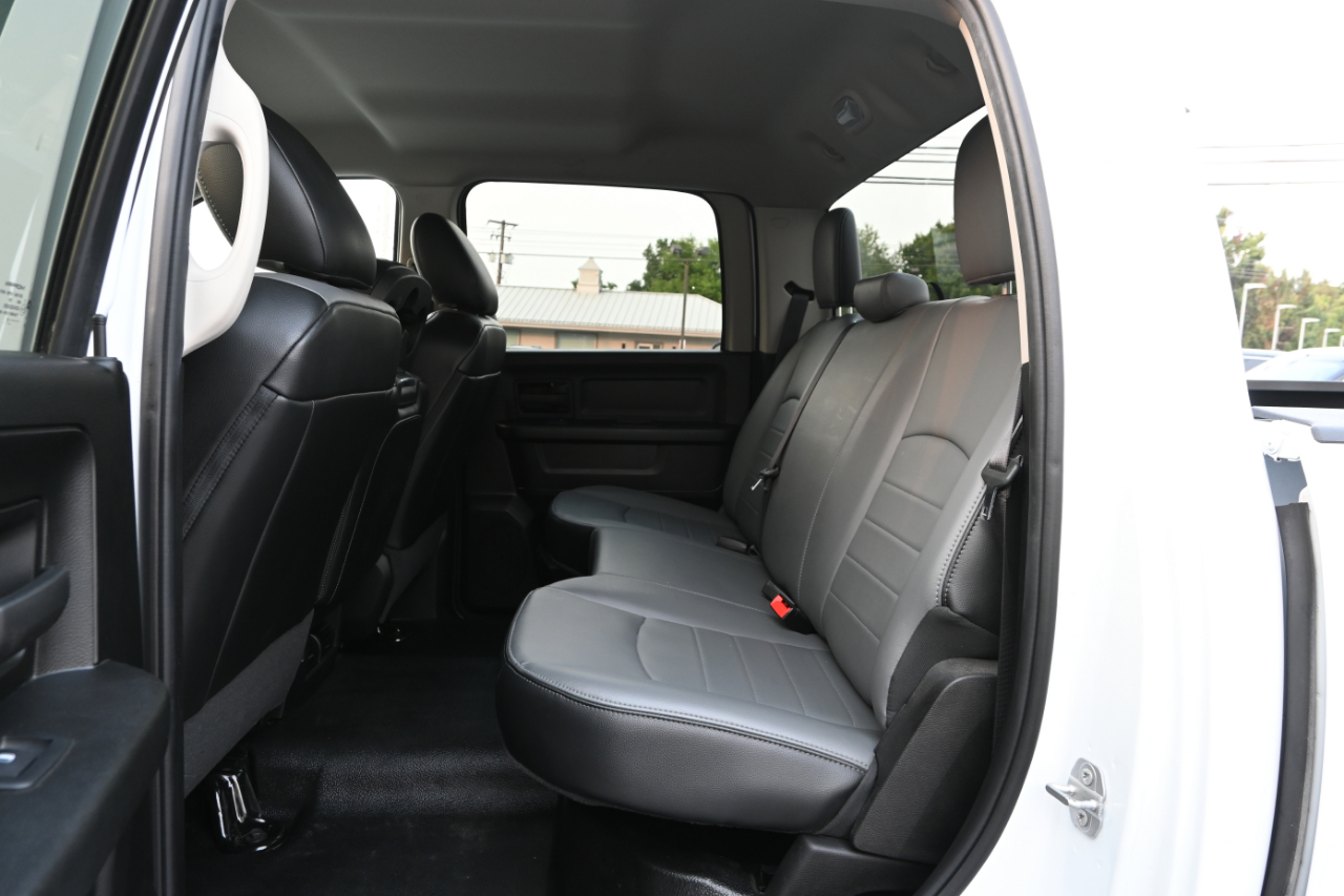 RAM 1500 Classic Tradesman 4x4 Crew Cab 5'7" Box 2021