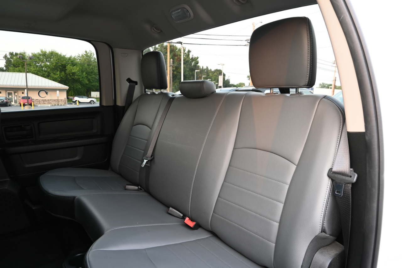 RAM 1500 Classic Tradesman 4x4 Crew Cab 5'7" Box 2021