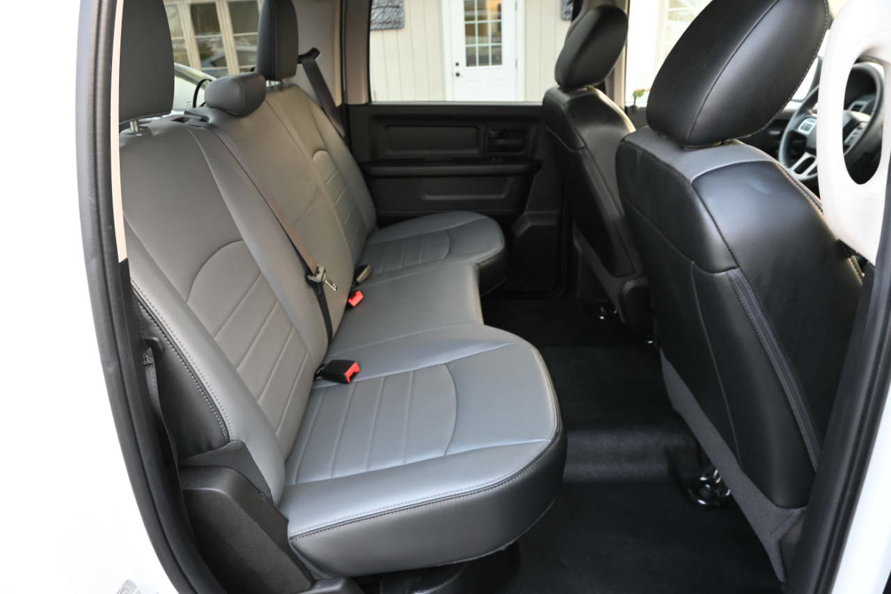 RAM 1500 Classic Tradesman 4x4 Crew Cab 5'7" Box 2021