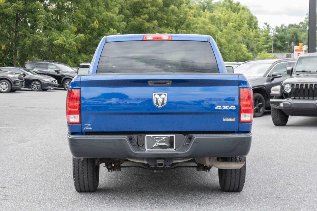 RAM 1500 4WD Crew Cab 140.5" Tradesman 2016