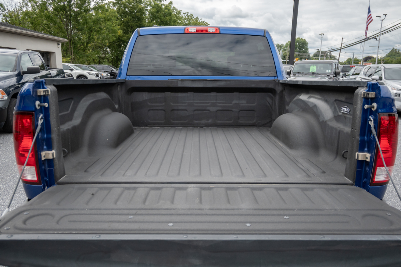 RAM 1500 4WD Crew Cab 140.5" Tradesman 2016