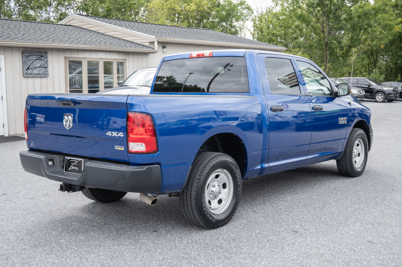 RAM 1500 4WD Crew Cab 140.5" Tradesman 2016