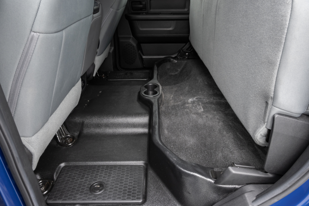 RAM 1500 4WD Crew Cab 140.5" Tradesman 2016