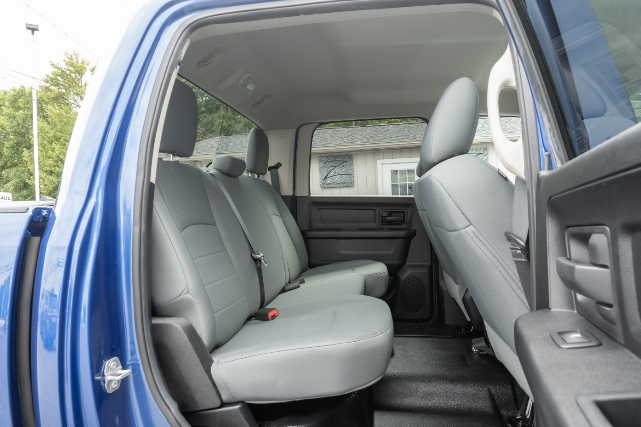 RAM 1500 4WD Crew Cab 140.5" Tradesman 2016