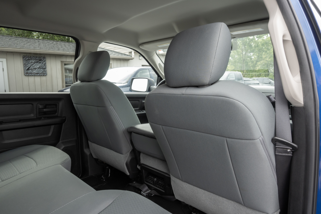RAM 1500 4WD Crew Cab 140.5" Tradesman 2016