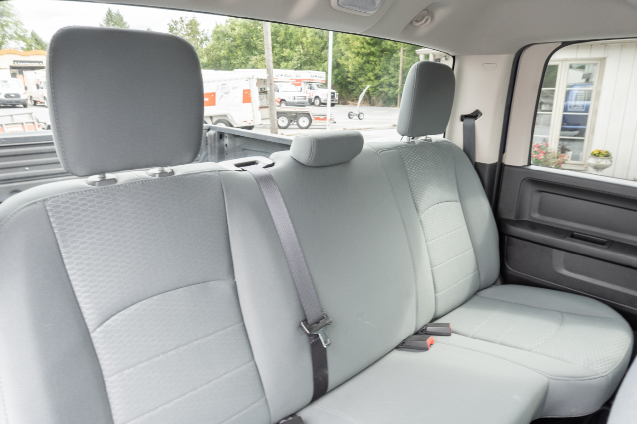 RAM 1500 4WD Crew Cab 140.5" Tradesman 2016