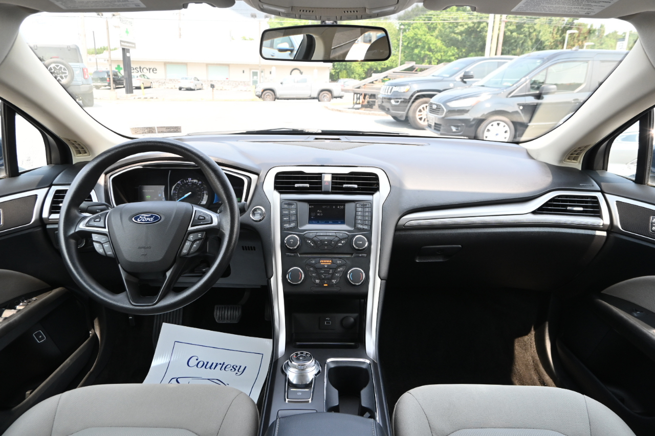 Ford Fusion Hybrid S FWD 2018