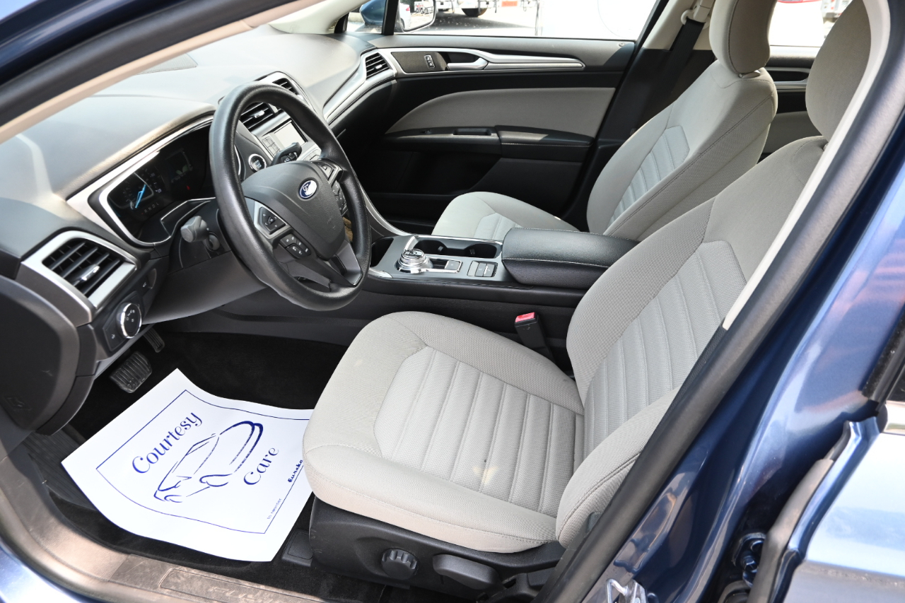 Ford Fusion Hybrid S FWD 2018