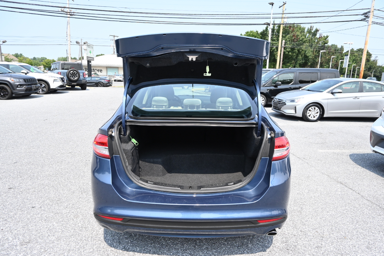 Ford Fusion Hybrid S FWD 2018