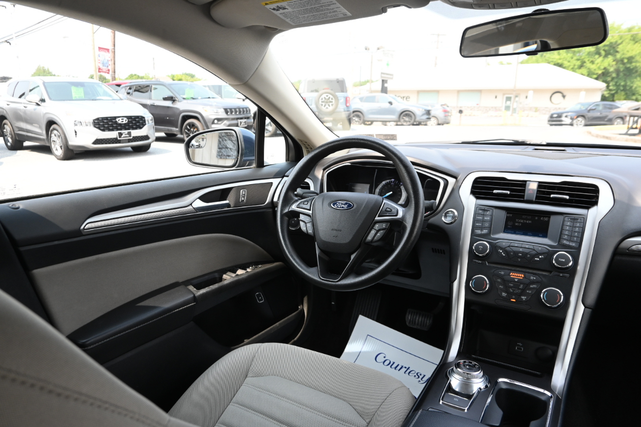 Ford Fusion Hybrid S FWD 2018