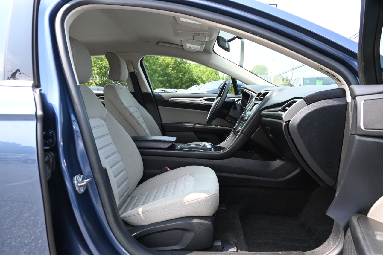 Ford Fusion Hybrid S FWD 2018