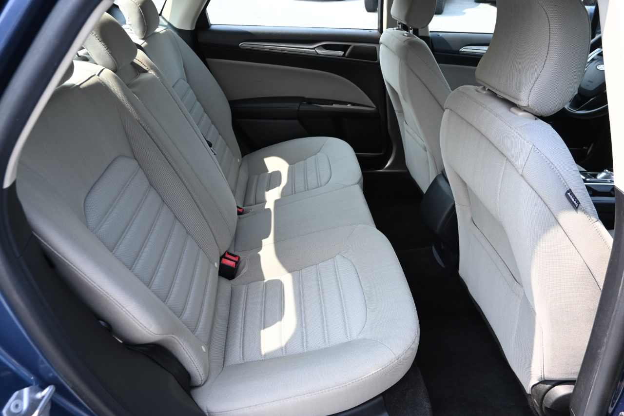 Ford Fusion Hybrid S FWD 2018