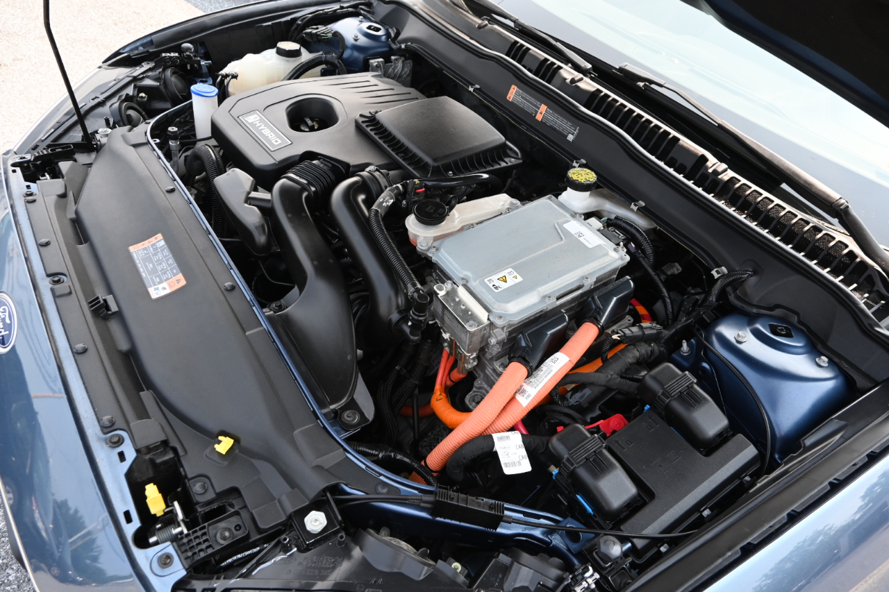 Ford Fusion Hybrid S FWD 2018
