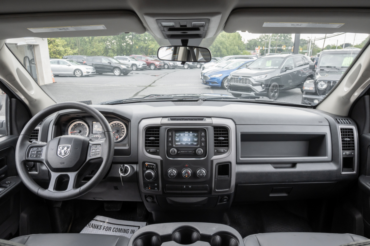 RAM 1500 Tradesman 4x4 Quad Cab 6'4" Box 2018