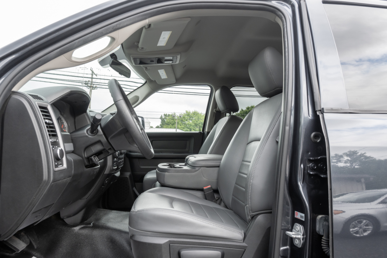 RAM 1500 Tradesman 4x4 Quad Cab 6'4" Box 2018
