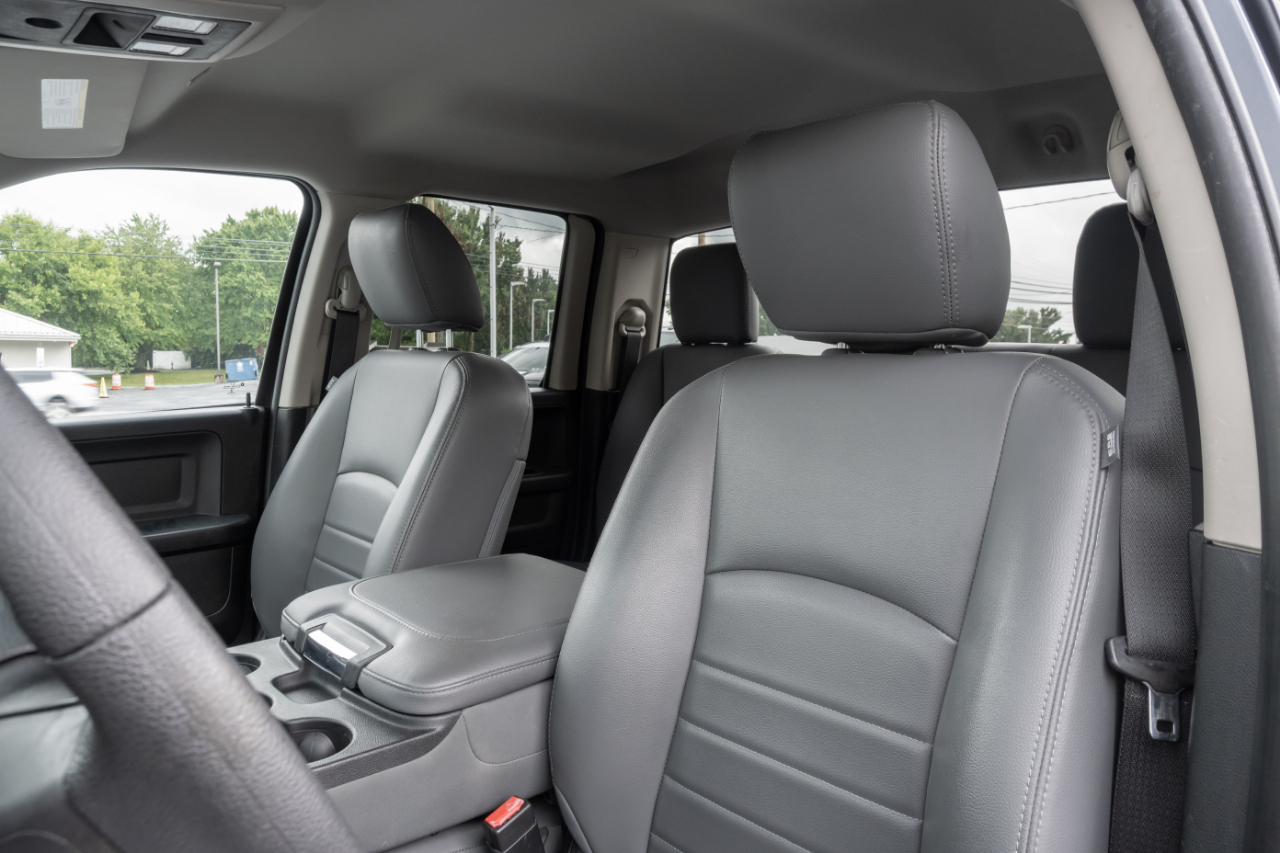 RAM 1500 Tradesman 4x4 Quad Cab 6'4" Box 2018