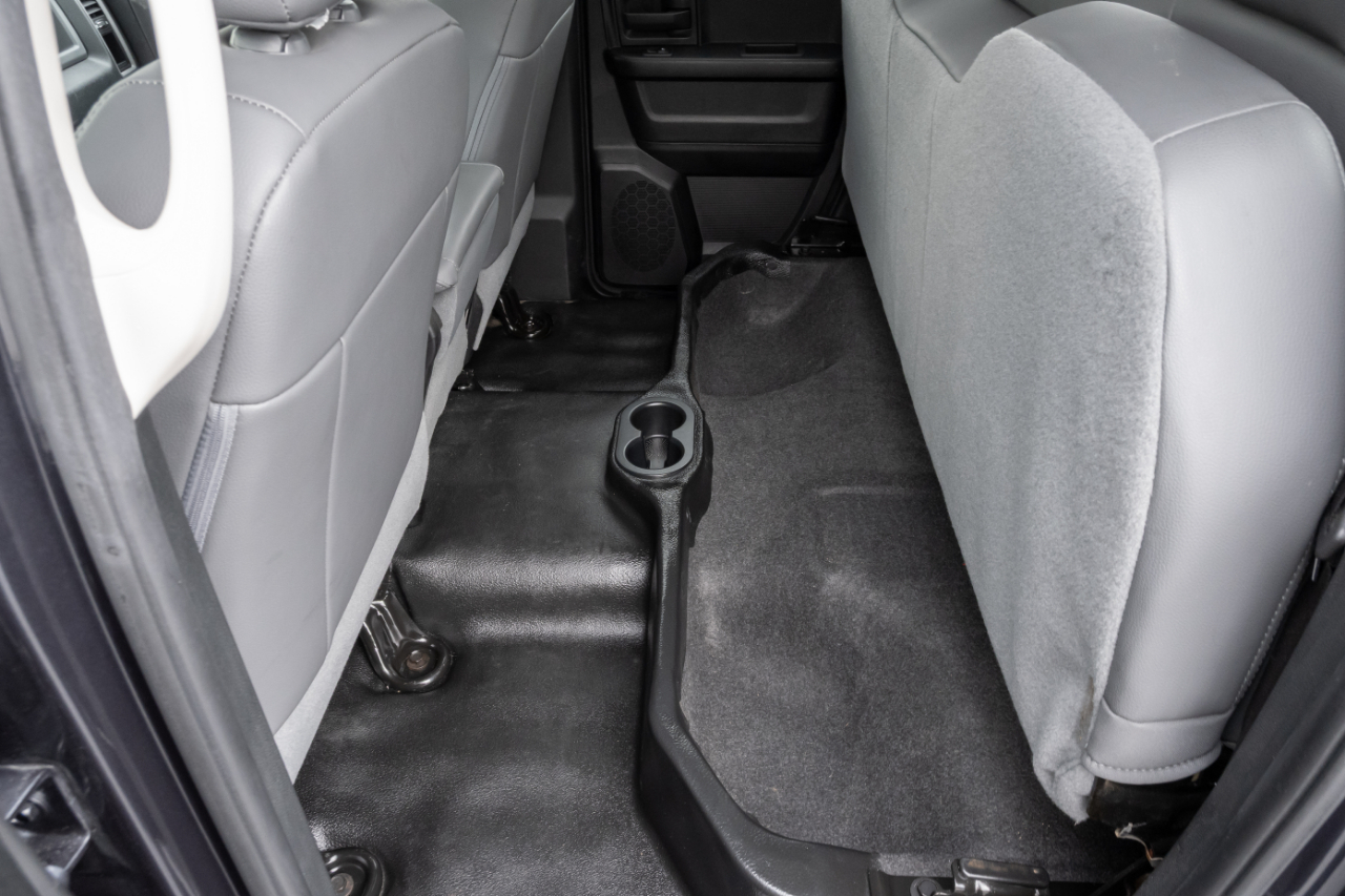 RAM 1500 Tradesman 4x4 Quad Cab 6'4" Box 2018