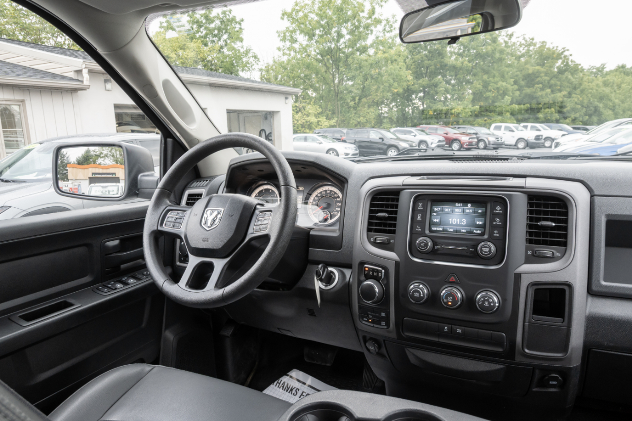 RAM 1500 Tradesman 4x4 Quad Cab 6'4" Box 2018