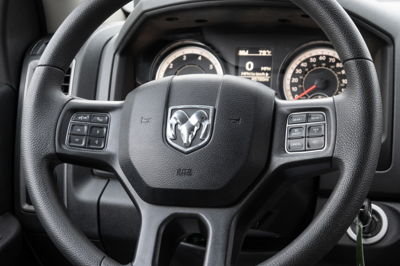 RAM 1500 Tradesman 4x4 Quad Cab 6'4" Box 2018