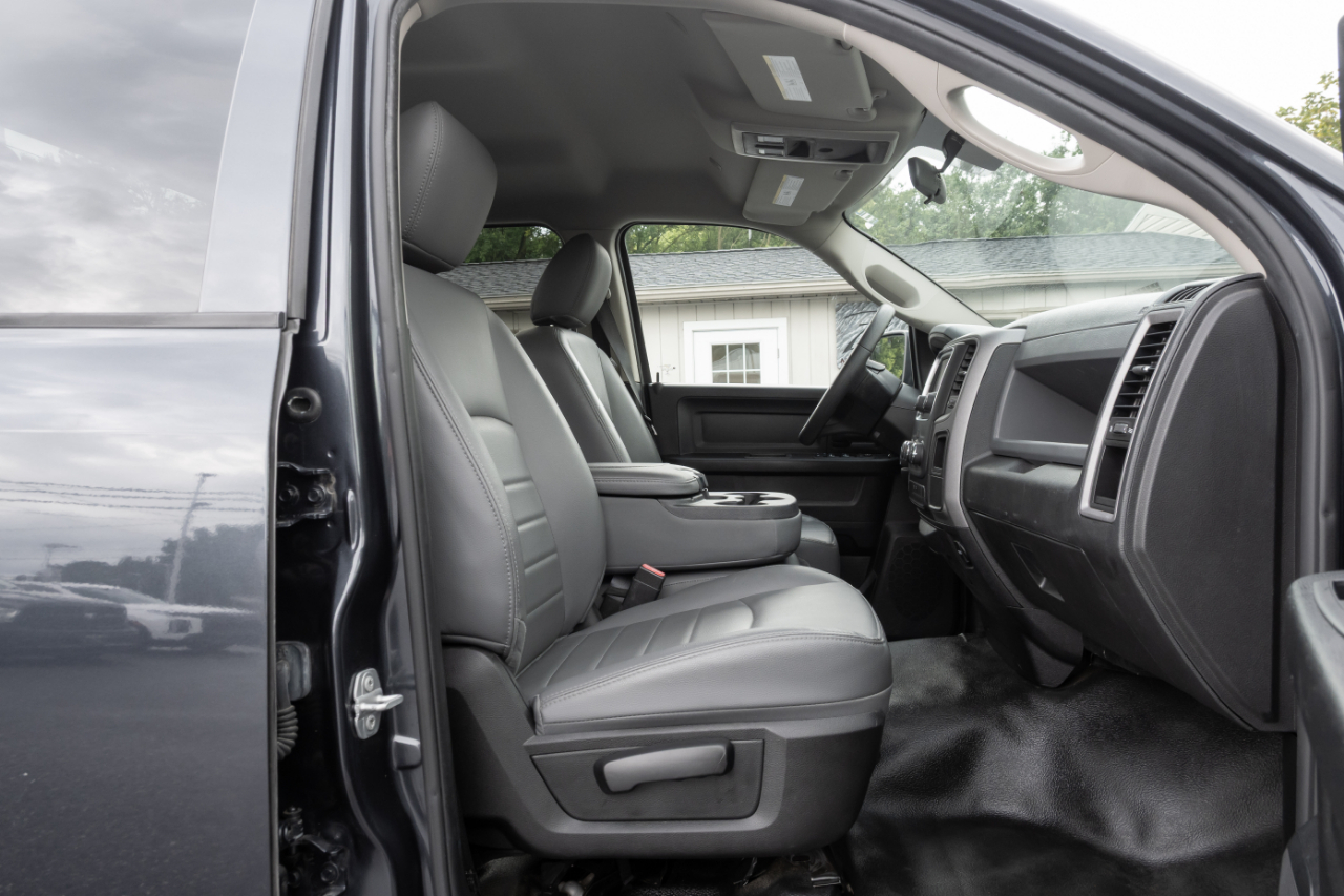 RAM 1500 Tradesman 4x4 Quad Cab 6'4" Box 2018