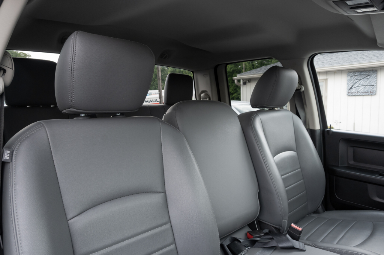 RAM 1500 Tradesman 4x4 Quad Cab 6'4" Box 2018