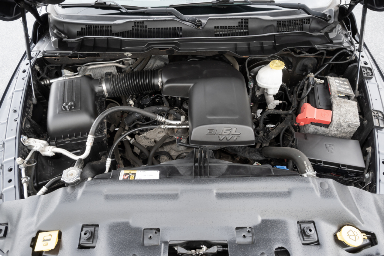 RAM 1500 Tradesman 4x4 Quad Cab 6'4" Box 2018
