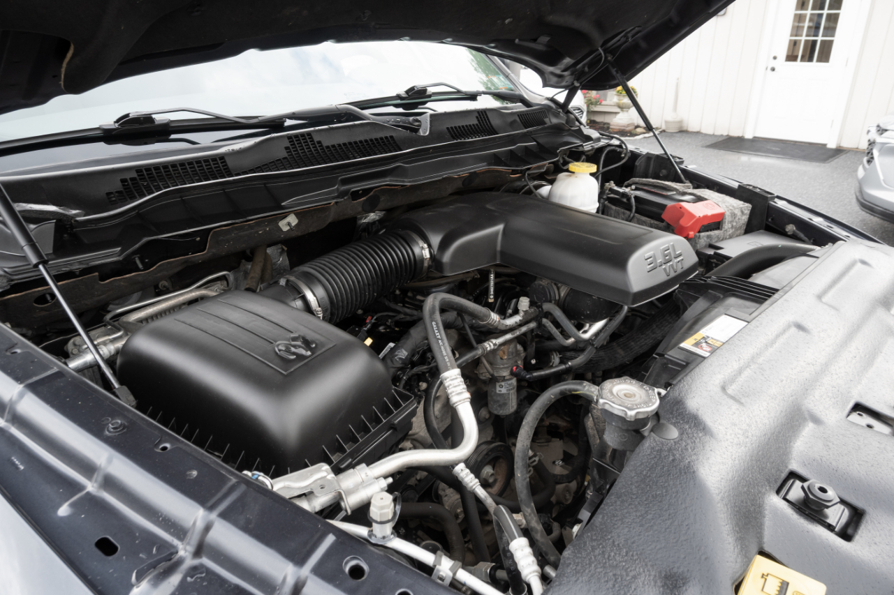 RAM 1500 Tradesman 4x4 Quad Cab 6'4" Box 2018