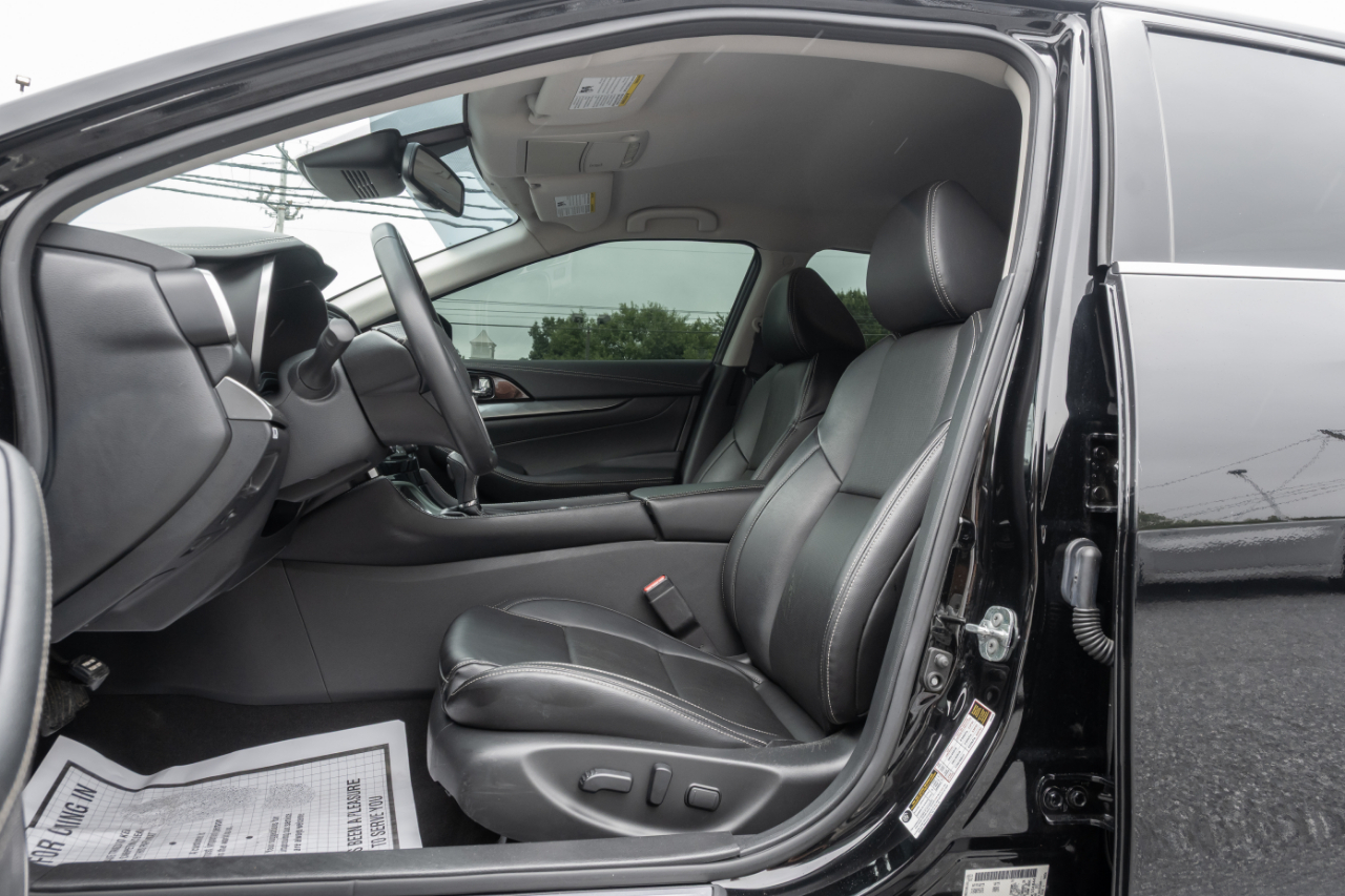 Nissan Maxima SV 2022