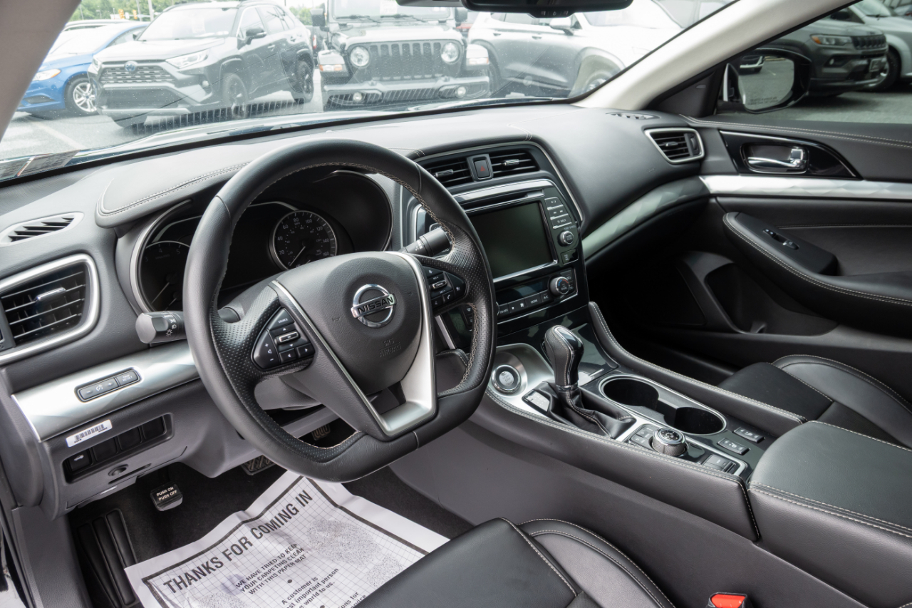Nissan Maxima SV 2022