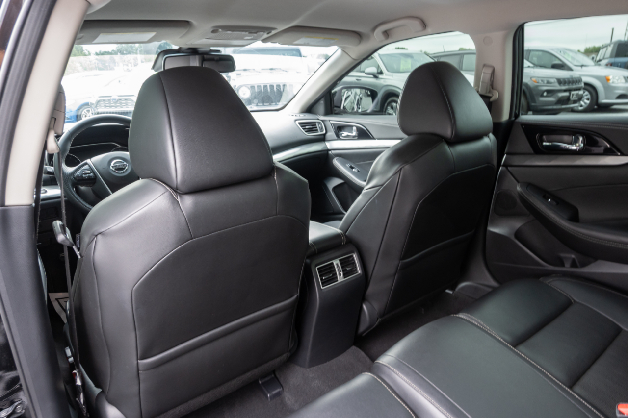 Nissan Maxima SV 2022