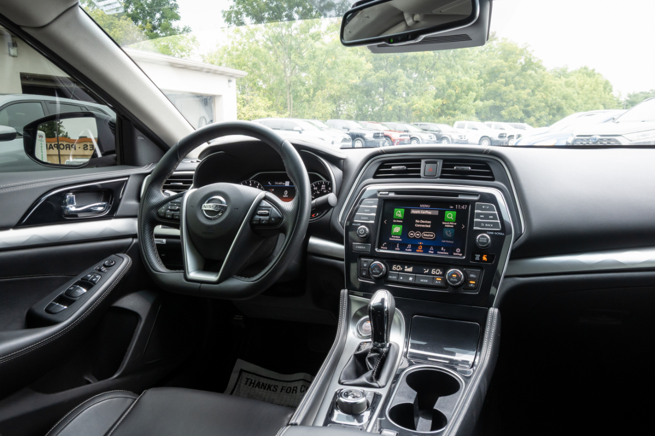 Nissan Maxima SV 2022