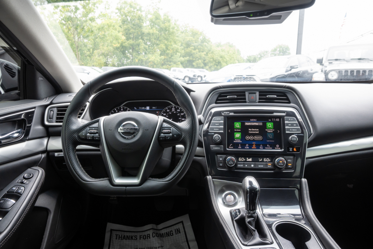 Nissan Maxima SV 2022