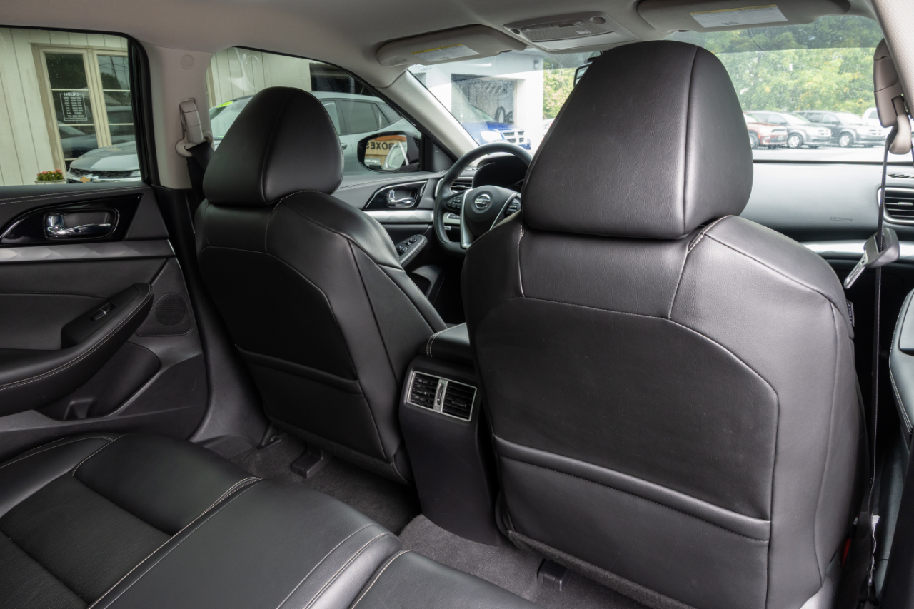 Nissan Maxima SV 2022