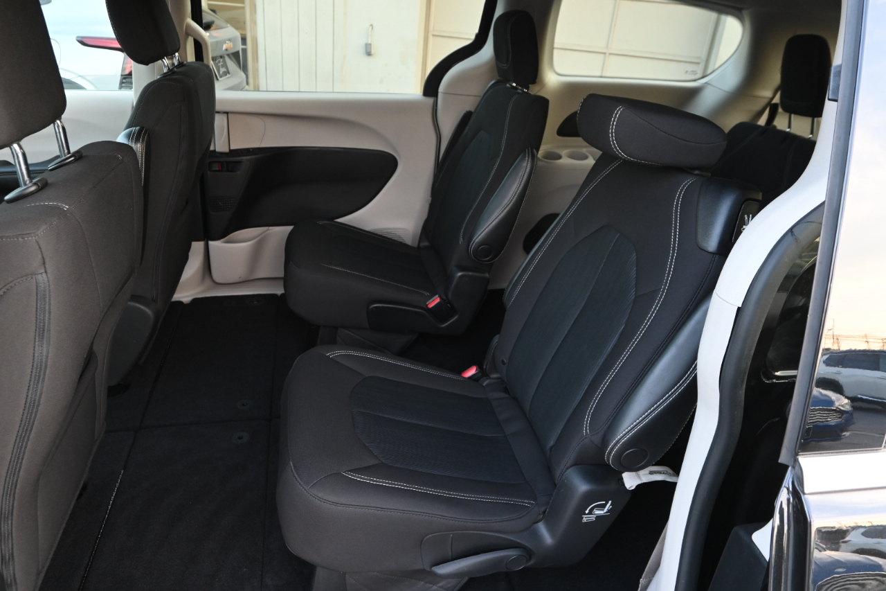 Chrysler Voyager LX FWD 2021