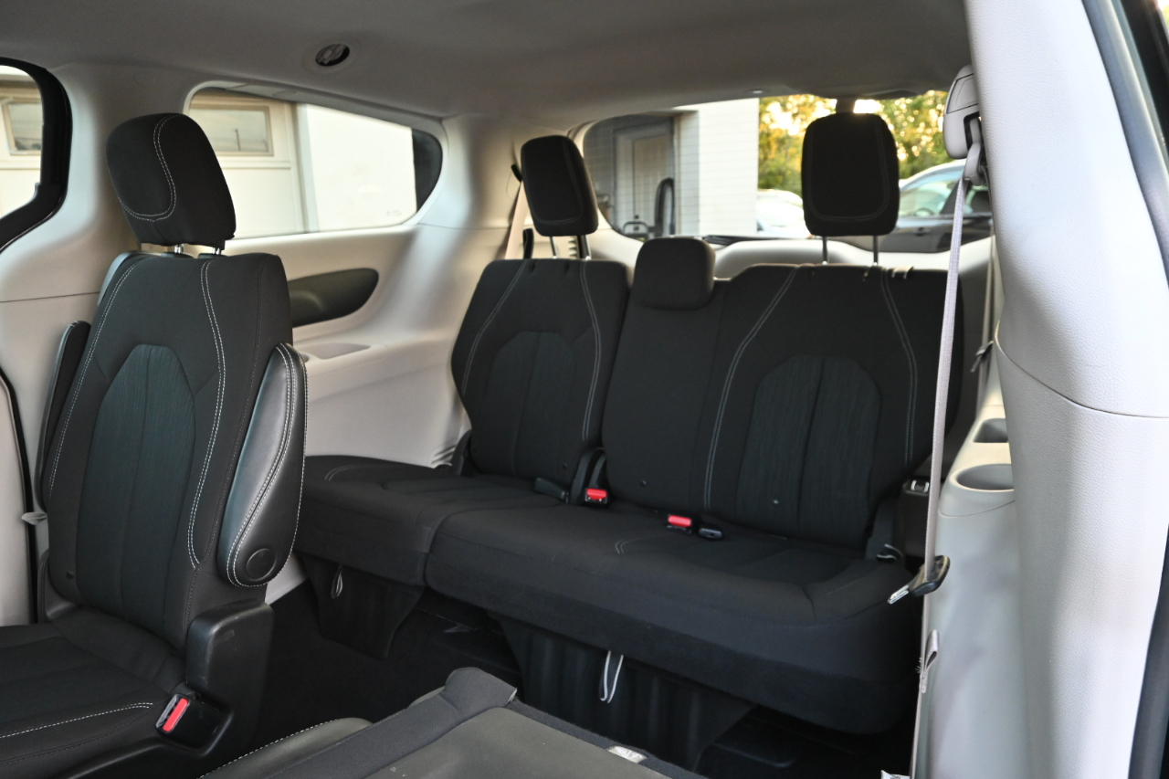 Chrysler Voyager LX FWD 2021