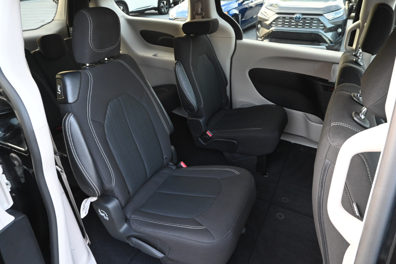 Chrysler Voyager LX FWD 2021