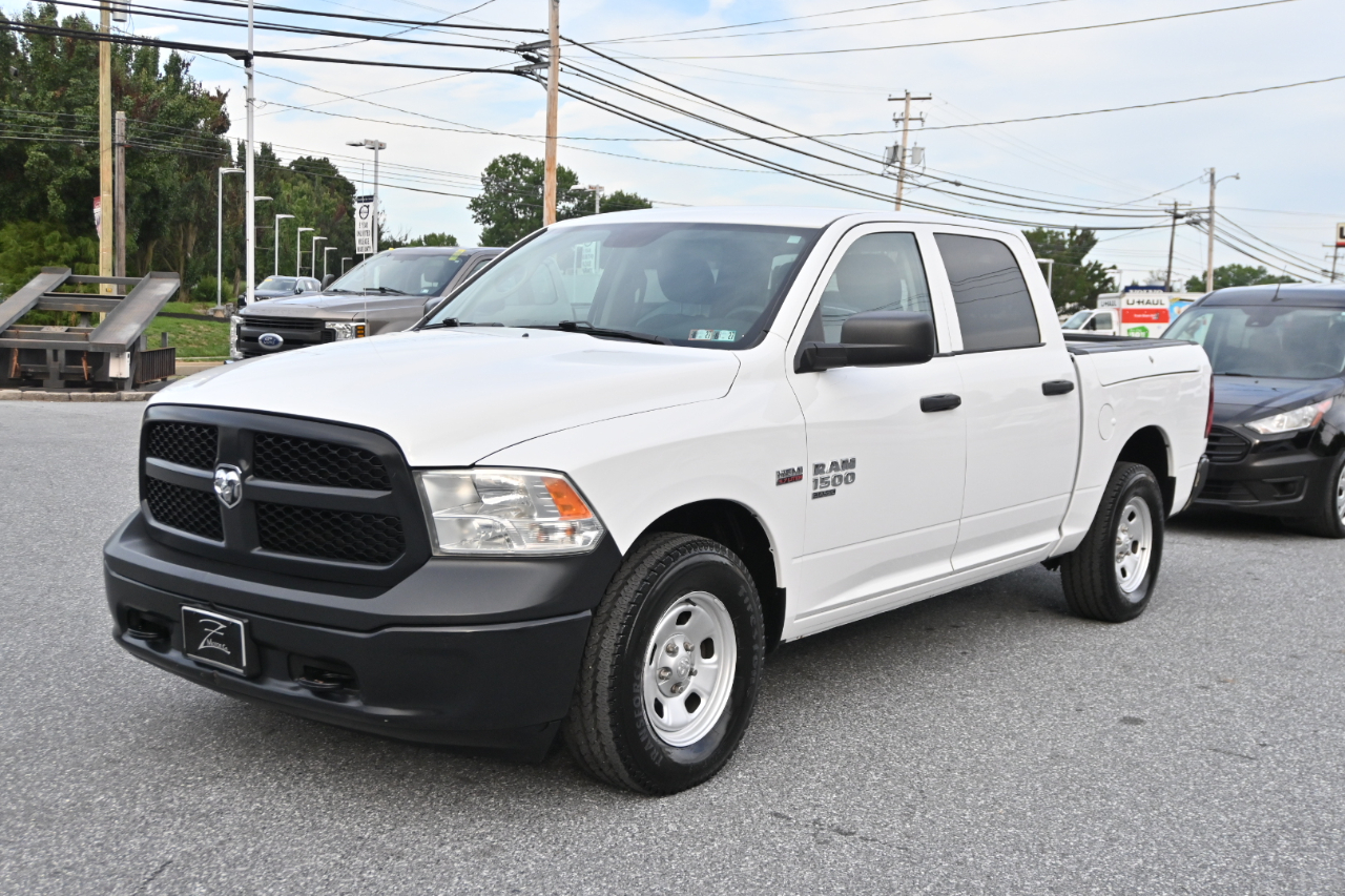 RAM 1500 Classic Tradesman 4x4 Crew Cab 5'7" Box 2021