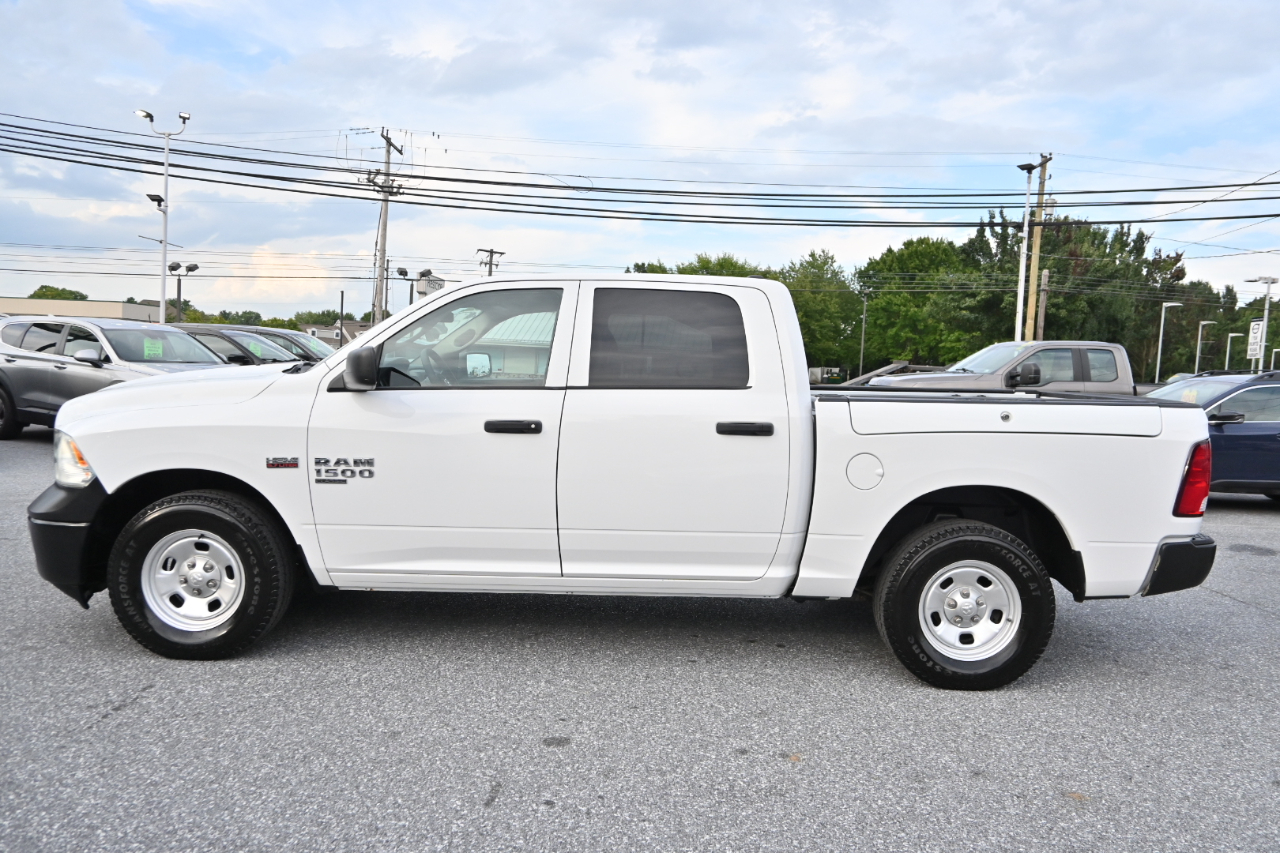 RAM 1500 Classic Tradesman 4x4 Crew Cab 5'7" Box 2021