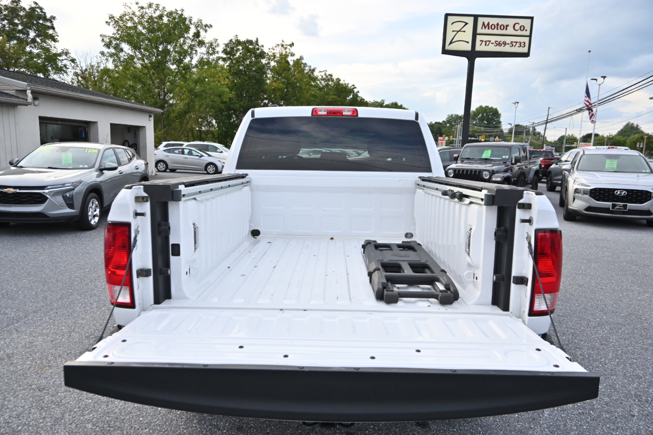 RAM 1500 Classic Tradesman 4x4 Crew Cab 5'7" Box 2021