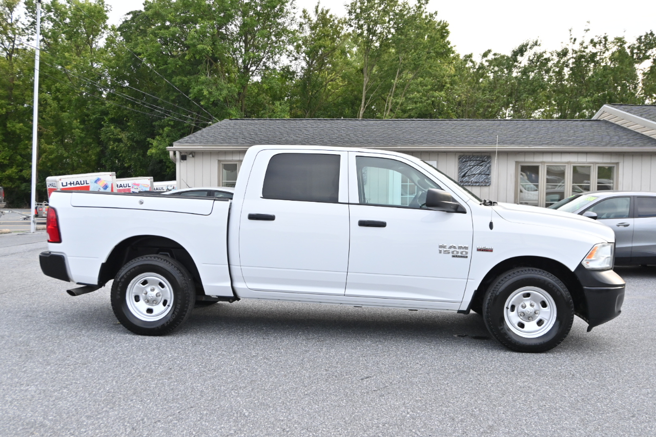 RAM 1500 Classic Tradesman 4x4 Crew Cab 5'7" Box 2021